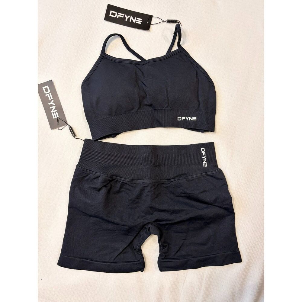 DFYNE Impact Seamless Sports Bra & Shorts Activewear Set Size M
